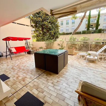 Avec Piscine Apartment *